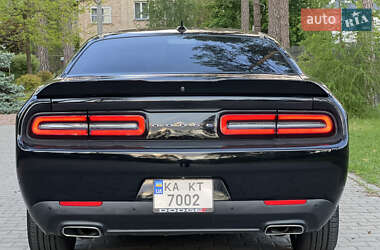 Купе Dodge Challenger 2018 в 