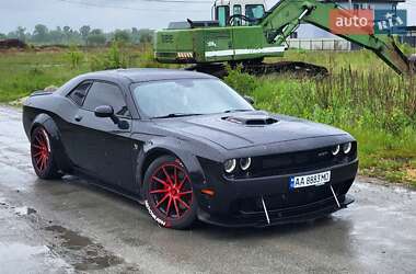 Купе Dodge Challenger 2018 в 