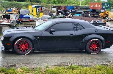 Купе Dodge Challenger 2018 в 