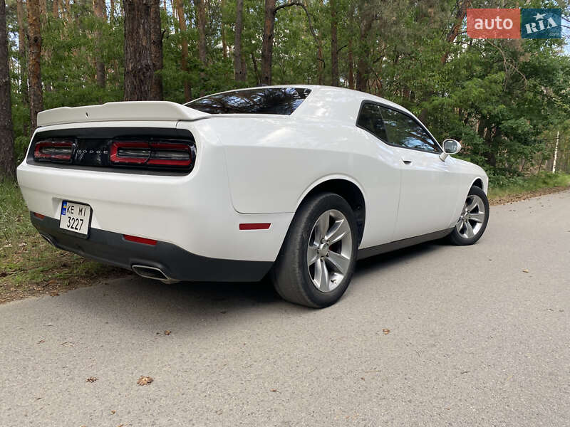 Купе Dodge Challenger 2018 в Новомосковську