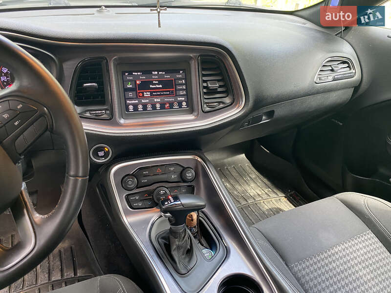 Купе Dodge Challenger 2018 в Новомосковську