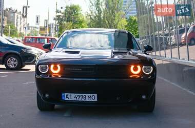 Купе Dodge Challenger 2017 в 