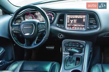 Купе Dodge Challenger 2017 в 