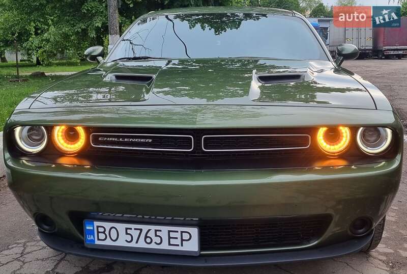 Купе Dodge Challenger 2023 в 