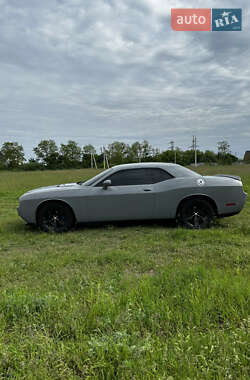 Купе Dodge Challenger 2013 в Буче