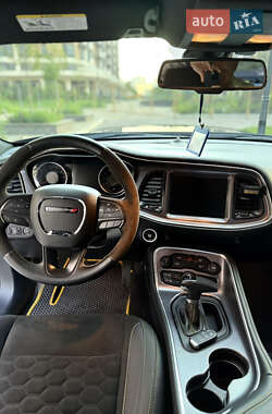 Купе Dodge Challenger 2017 в 