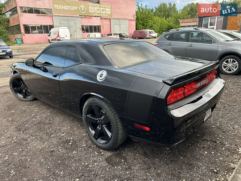 Купе Dodge Challenger 2014 в Ніжині
