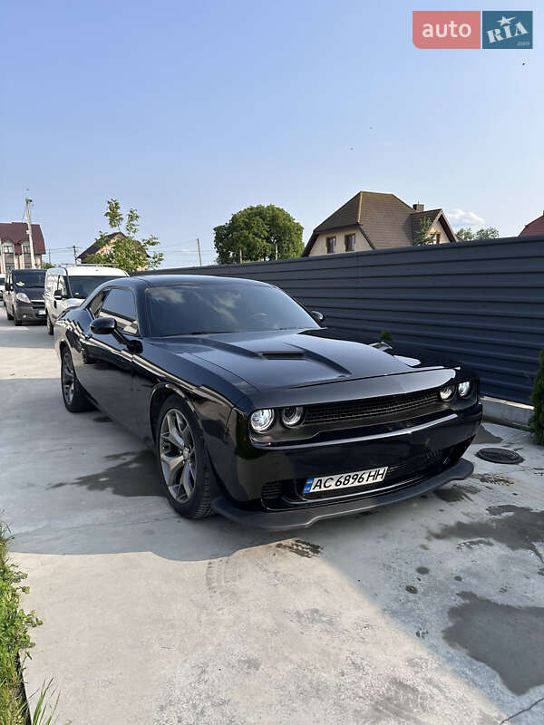 Купе Dodge Challenger 2015 в Луцке
