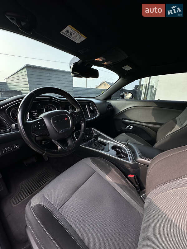 Купе Dodge Challenger 2015 в Луцке