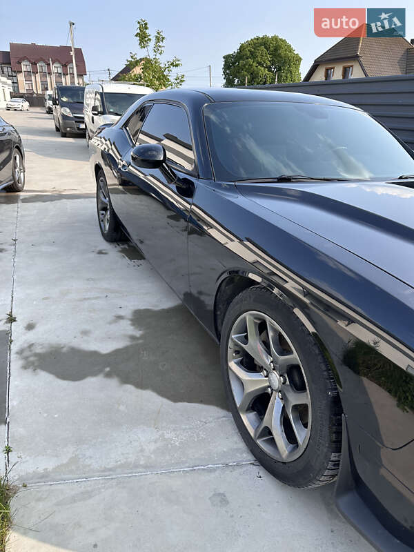 Купе Dodge Challenger 2015 в Луцке