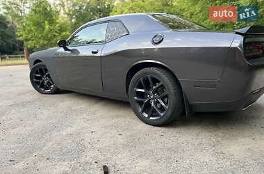 Купе Dodge Challenger 2020 в 