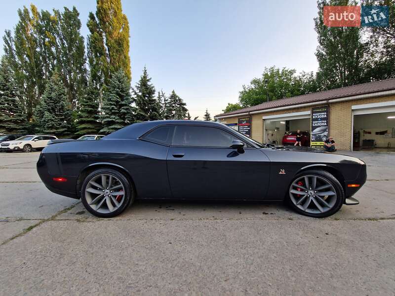 Купе Dodge Challenger 2017 в Днепре