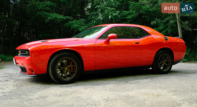 Купе Dodge Challenger 2016 в Киеве