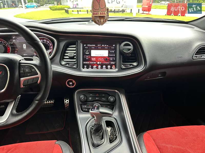 Купе Dodge Challenger 2016 в Киеве фото 8 Купе Dodge Challenger 2016 в Киеве