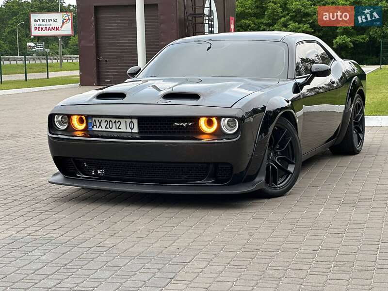 Купе Dodge Challenger 2016 в Киеве фото 2 Купе Dodge Challenger 2016 в Киеве