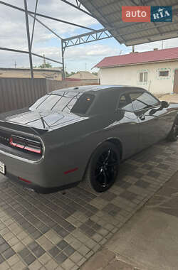Купе Dodge Challenger 2017 в 