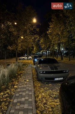 Купе Dodge Challenger 2017 в 