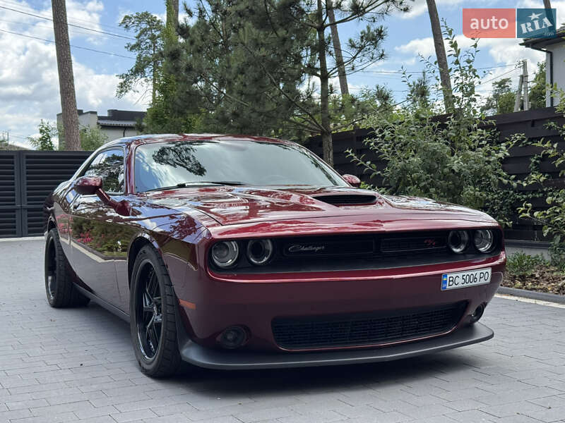 Купе Dodge Challenger 2019 в Львове