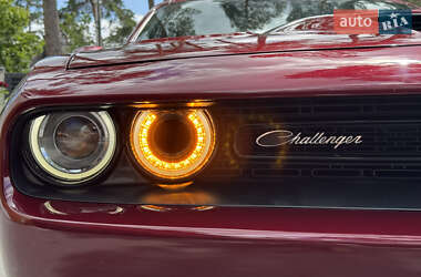 Купе Dodge Challenger 2019 в Львове