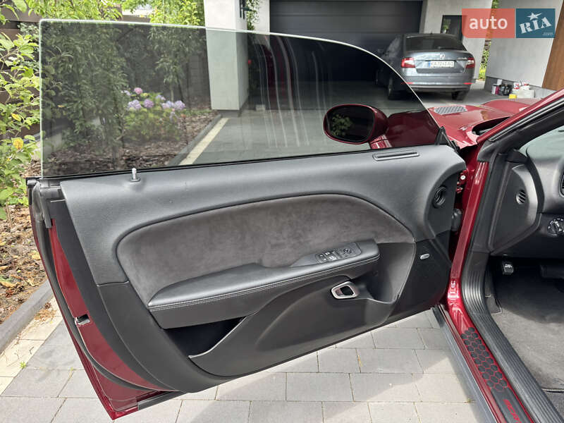 Купе Dodge Challenger 2019 в Львове