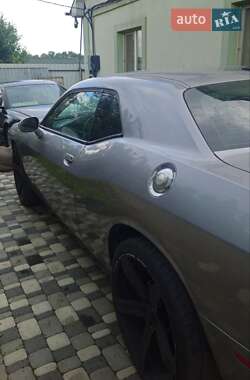 Купе Dodge Challenger 2017 в 