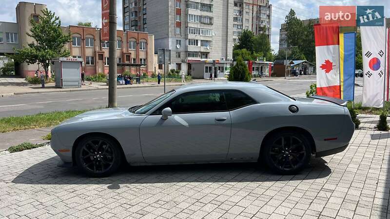 Купе Dodge Challenger 2021 в Львове
