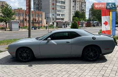Купе Dodge Challenger 2021 в 