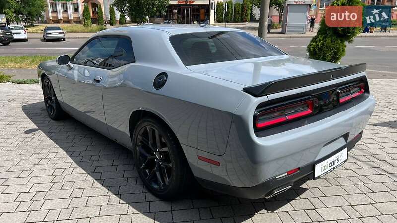 Купе Dodge Challenger 2021 в Львове