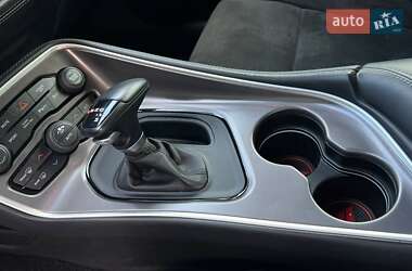 Купе Dodge Challenger 2021 в 