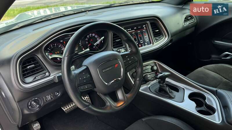 Купе Dodge Challenger 2021 в Львове