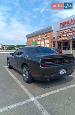 Купе Dodge Challenger 2018 в 