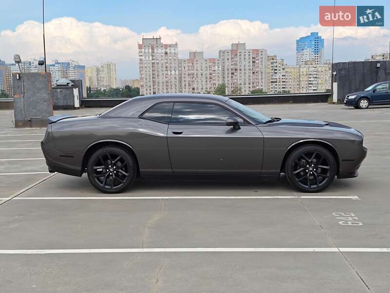 Купе Dodge Challenger 2020 в Киеве