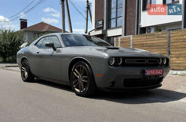 Купе Dodge Challenger 2017 в 