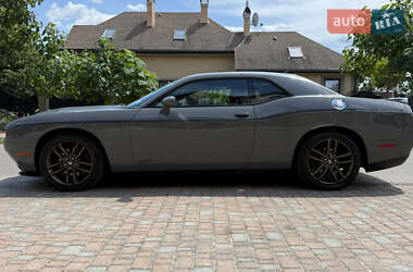 Купе Dodge Challenger 2017 в 