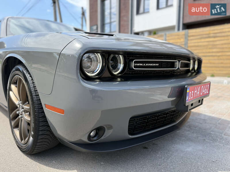 Купе Dodge Challenger 2017 в Киеве