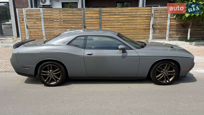 Купе Dodge Challenger 2017 в Киеве