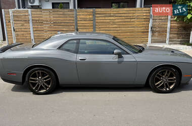 Купе Dodge Challenger 2017 в 