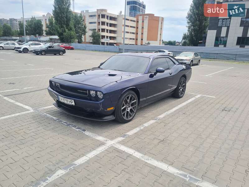 Купе Dodge Challenger 2013 в 