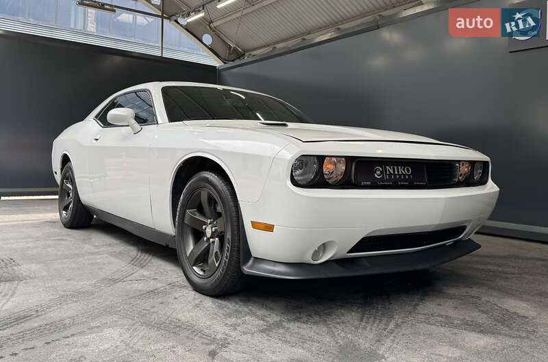 Купе Dodge Challenger 2013 в Киеве