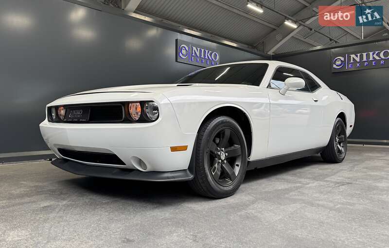 Купе Dodge Challenger 2013 в Киеве