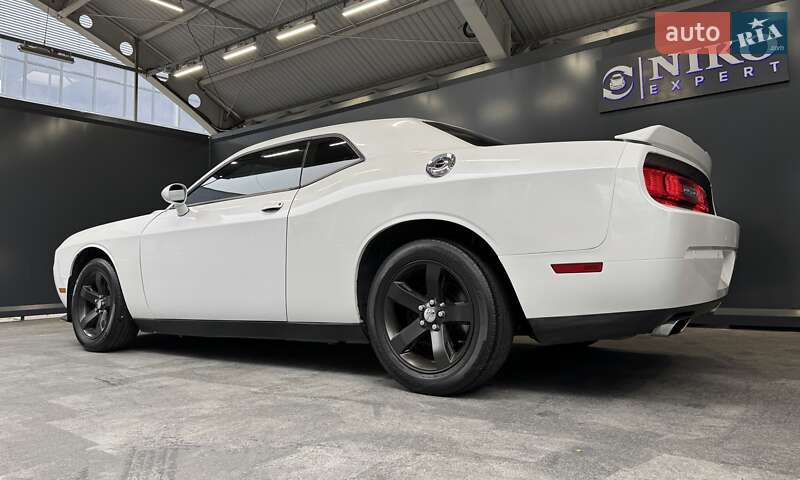 Купе Dodge Challenger 2013 в Киеве
