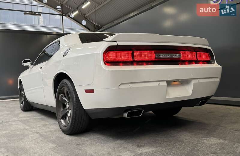 Купе Dodge Challenger 2013 в Киеве
