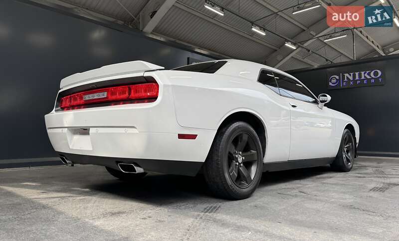 Купе Dodge Challenger 2013 в Киеве
