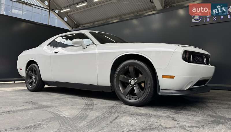 Купе Dodge Challenger 2013 в Киеве