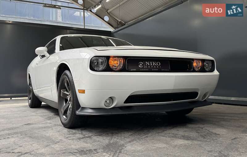 Купе Dodge Challenger 2013 в Киеве