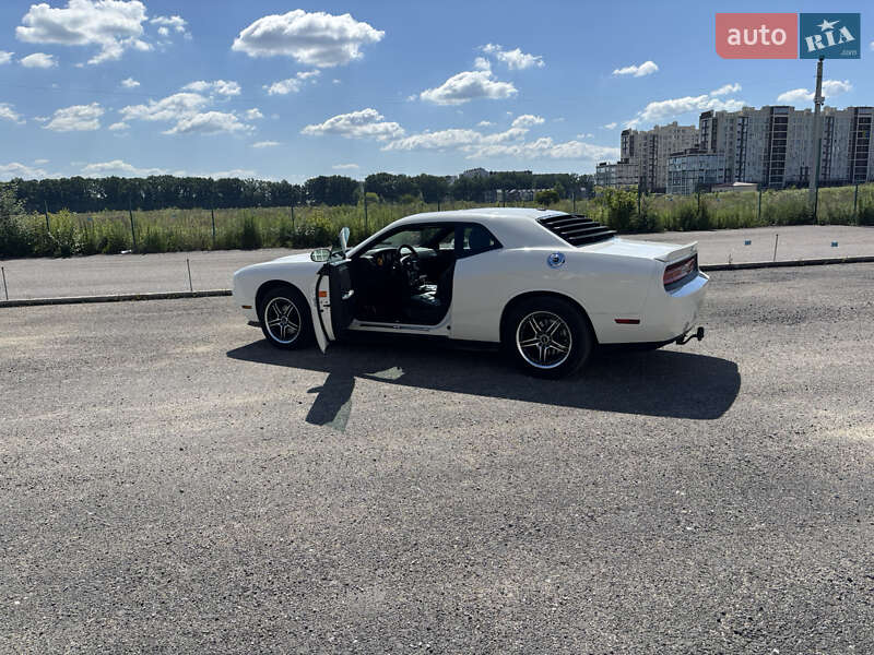 Купе Dodge Challenger 2008 в Киеве
