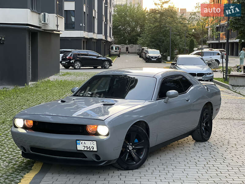 Купе Dodge Challenger 2013 в Ивано-Франковске