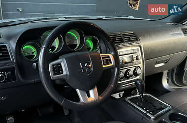 Купе Dodge Challenger 2013 в 