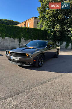 Купе Dodge Challenger 2019 в 