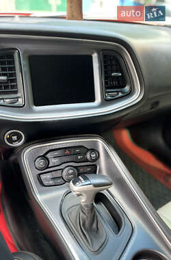 Купе Dodge Challenger 2016 в 